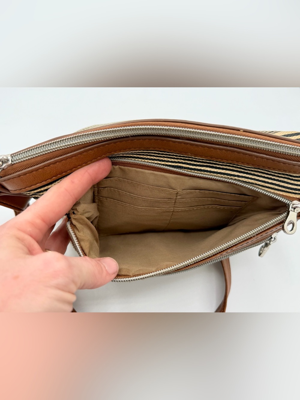 Relic Striped Canvas Crossbody Bag Tan Faux Leather Trim Multi Pocket Boho Purse - Picture 7 of 16